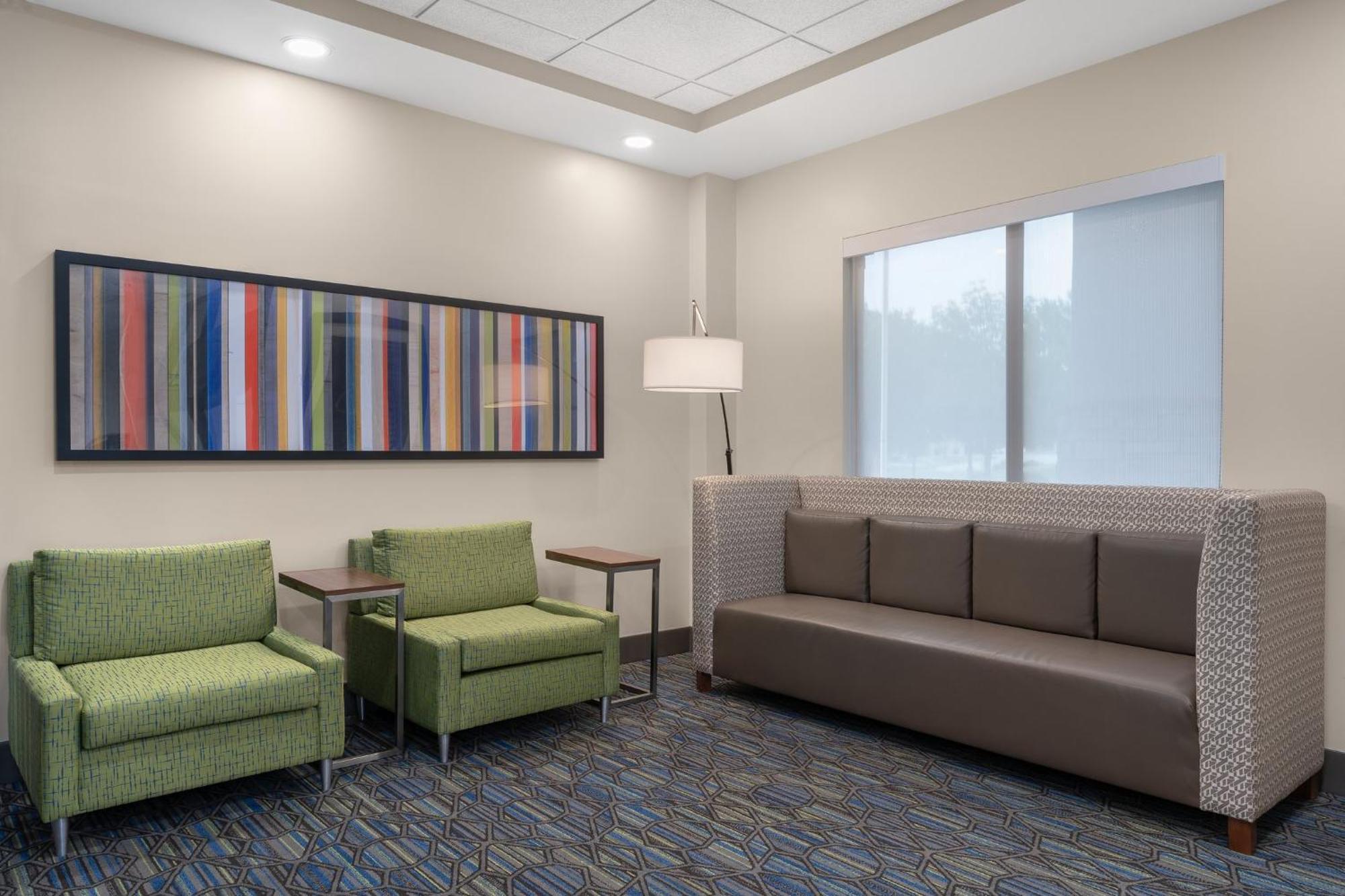 Holiday Inn Express Hotel & Suites Coralville By Ihg Экстерьер фото