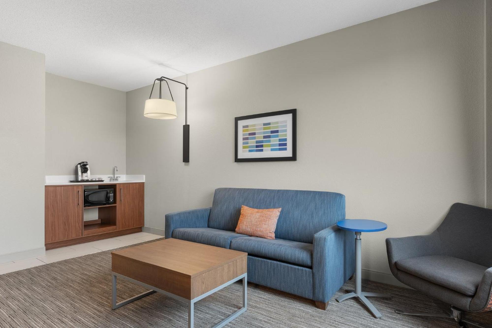 Holiday Inn Express Hotel & Suites Coralville By Ihg Экстерьер фото