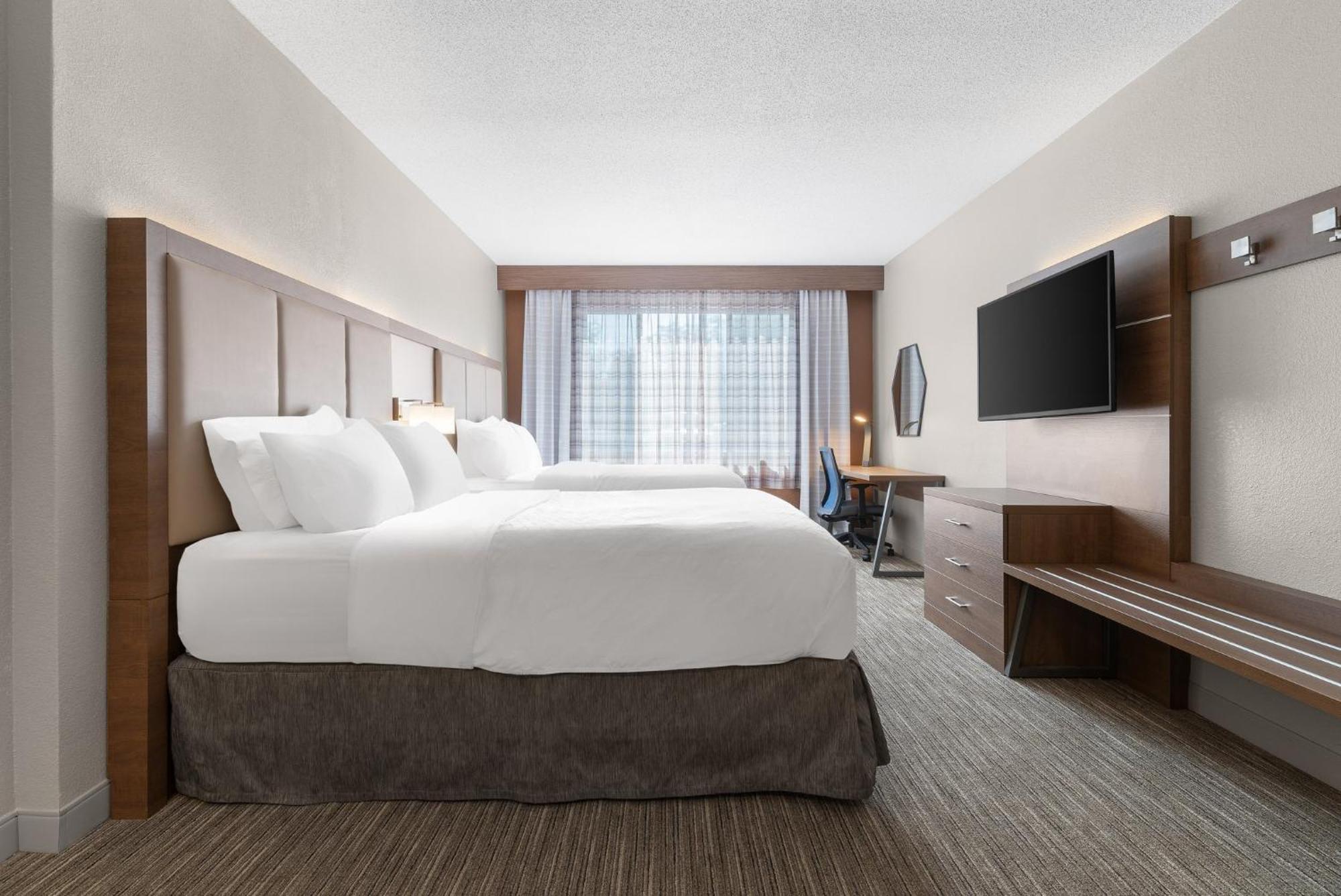 Holiday Inn Express Hotel & Suites Coralville By Ihg Экстерьер фото