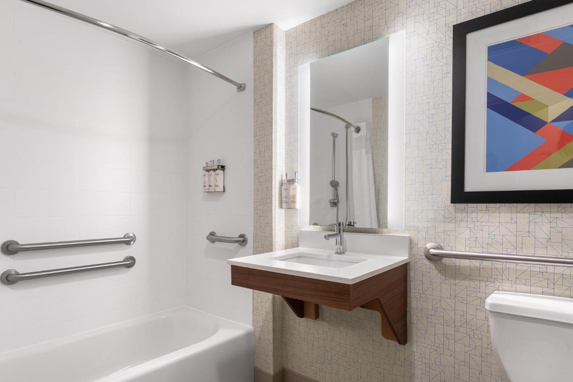 Holiday Inn Express Hotel & Suites Coralville By Ihg Экстерьер фото
