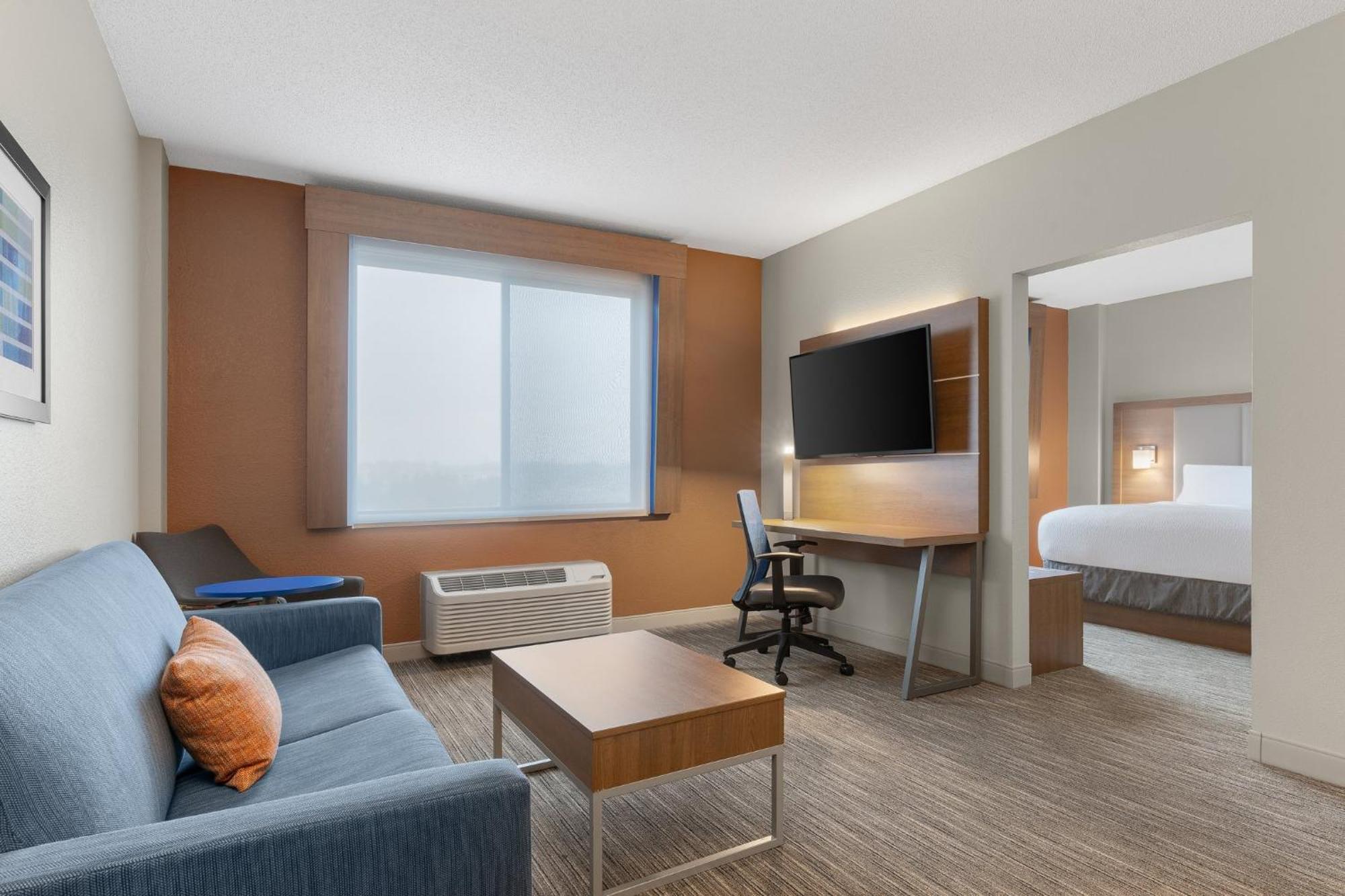 Holiday Inn Express Hotel & Suites Coralville By Ihg Экстерьер фото