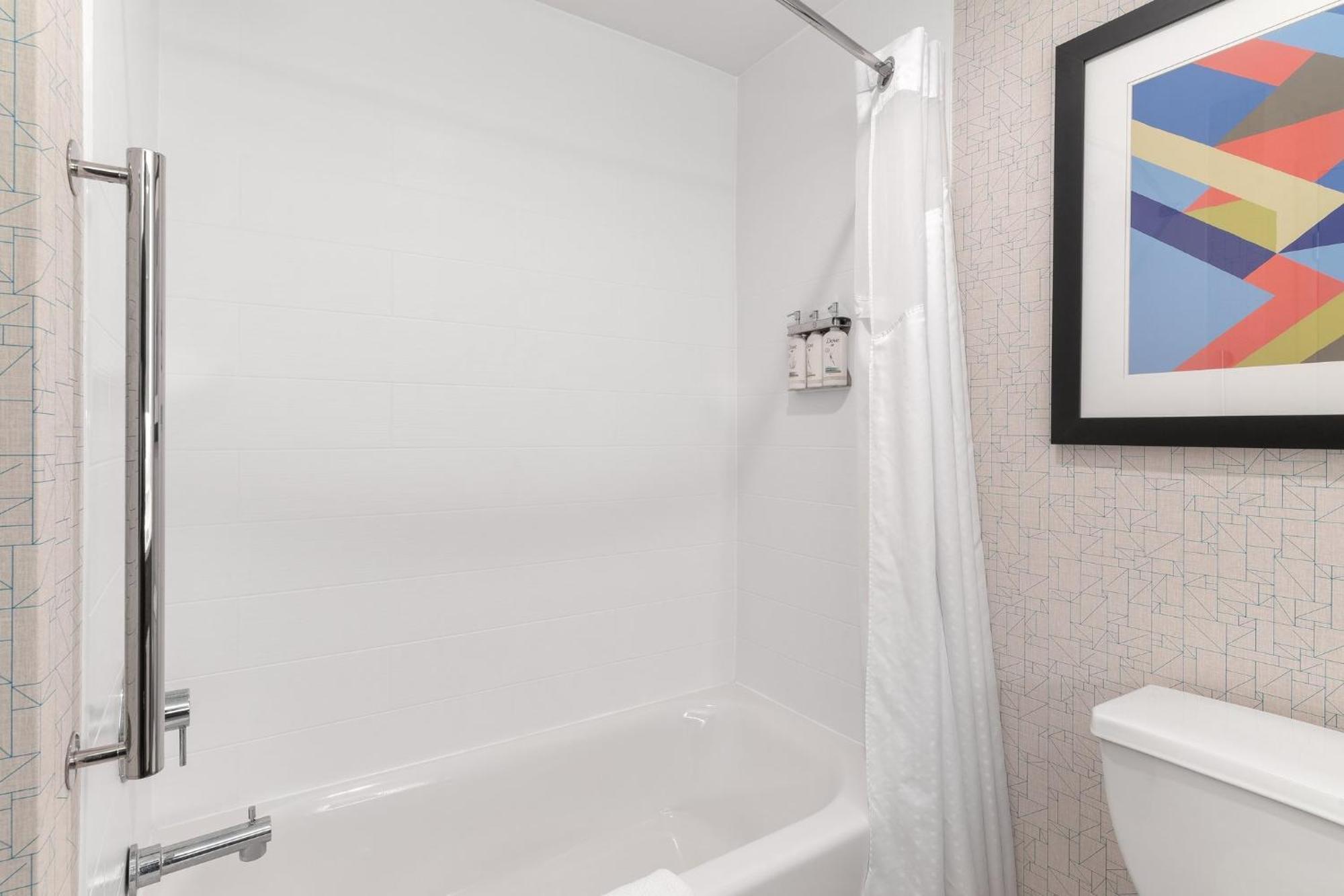 Holiday Inn Express Hotel & Suites Coralville By Ihg Экстерьер фото