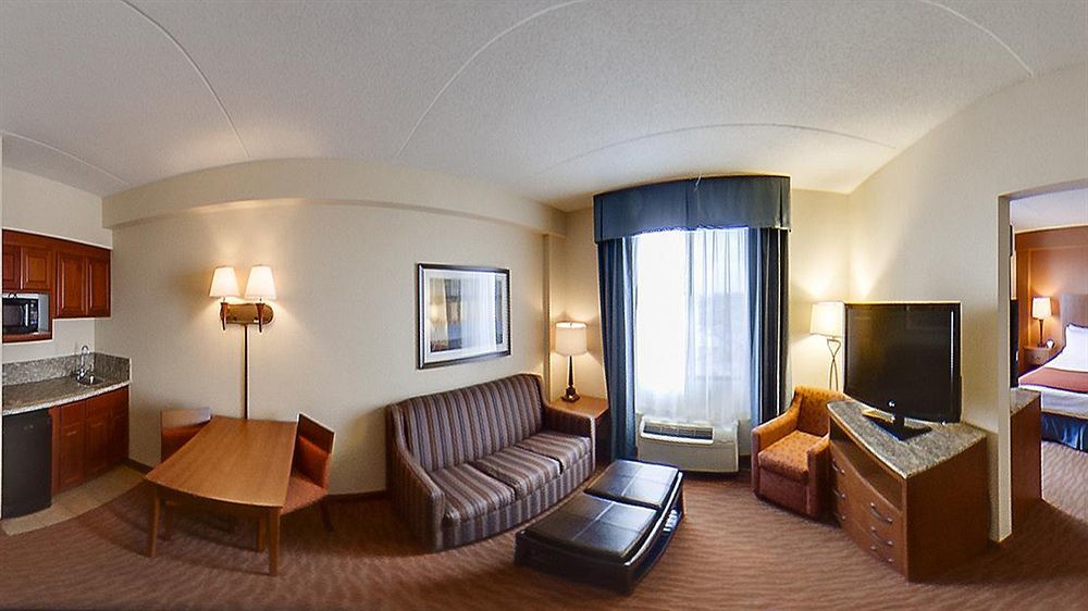 Holiday Inn Express Hotel & Suites Coralville By Ihg Экстерьер фото