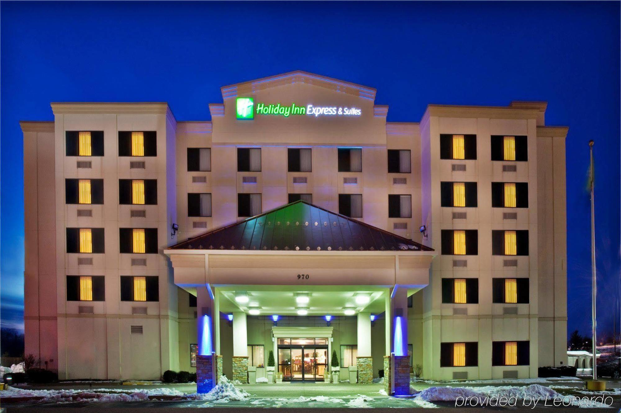 Holiday Inn Express Hotel & Suites Coralville By Ihg Экстерьер фото